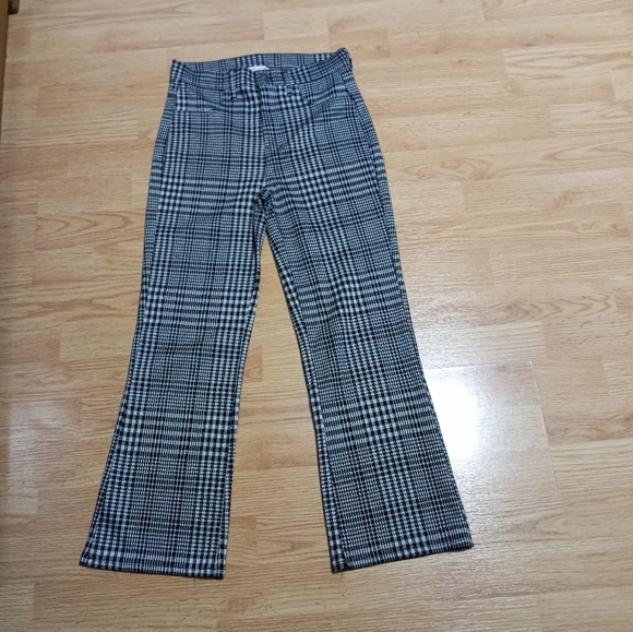 American Eagle cropped pants. Black plaid pattern. Size 0 short. EUC. - Picture 1 of 8